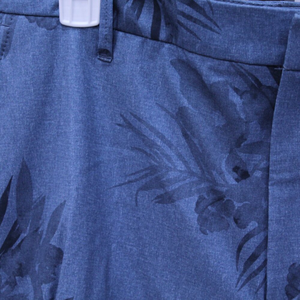 All in Motion Blue Floral Men's Shorts - Picture 4 of 7